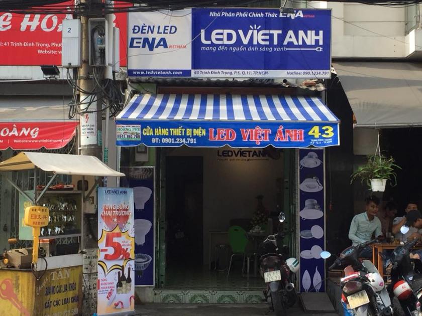 Cận cảnh cửa hàng đèn led Việt Ánh tại quận 11, TPHCM Cua-hang-den-led-viet-anh-1